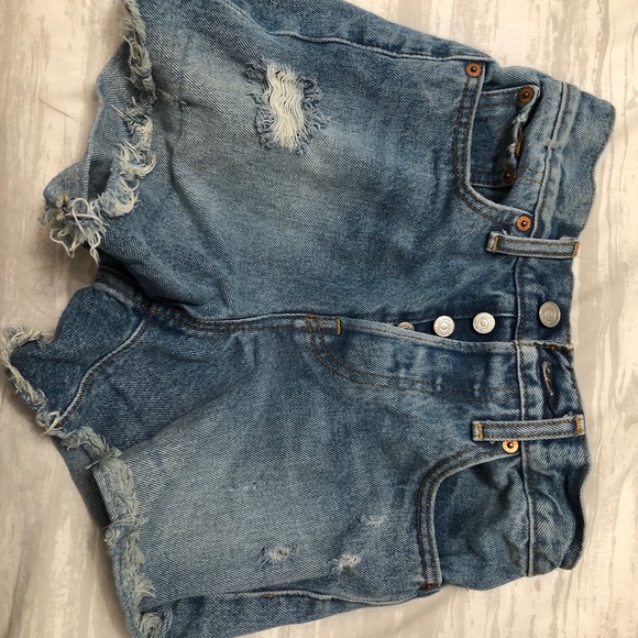 Levis high rise denim shorts - Picture 5 of 7